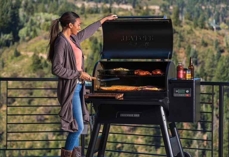 Traeger Grills Ironwood 885 Wood Pellet Grill and Smoker with WIFI Smart Home Technology in Black