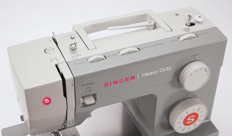 4411 Heavy Duty Sewing Machine - Powerful and Versatile