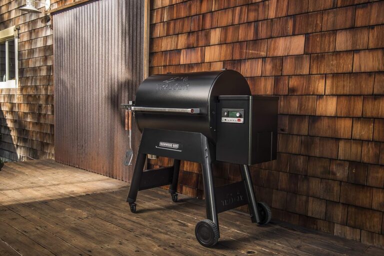 Traeger Grills Ironwood 885 Wood Pellet Grill and Smoker with WIFI Smart Home Technology in Black